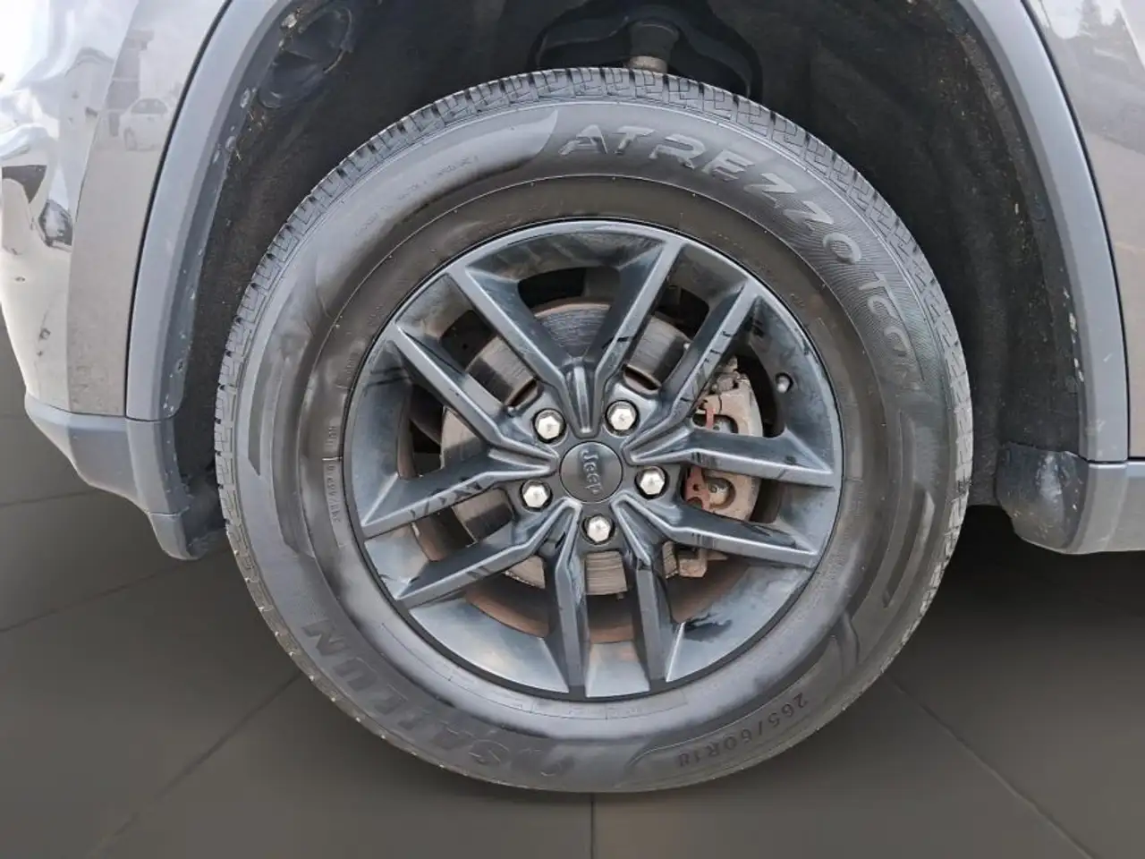 Jeep Grand Cherokee снимка Jeep Grand Cherokee