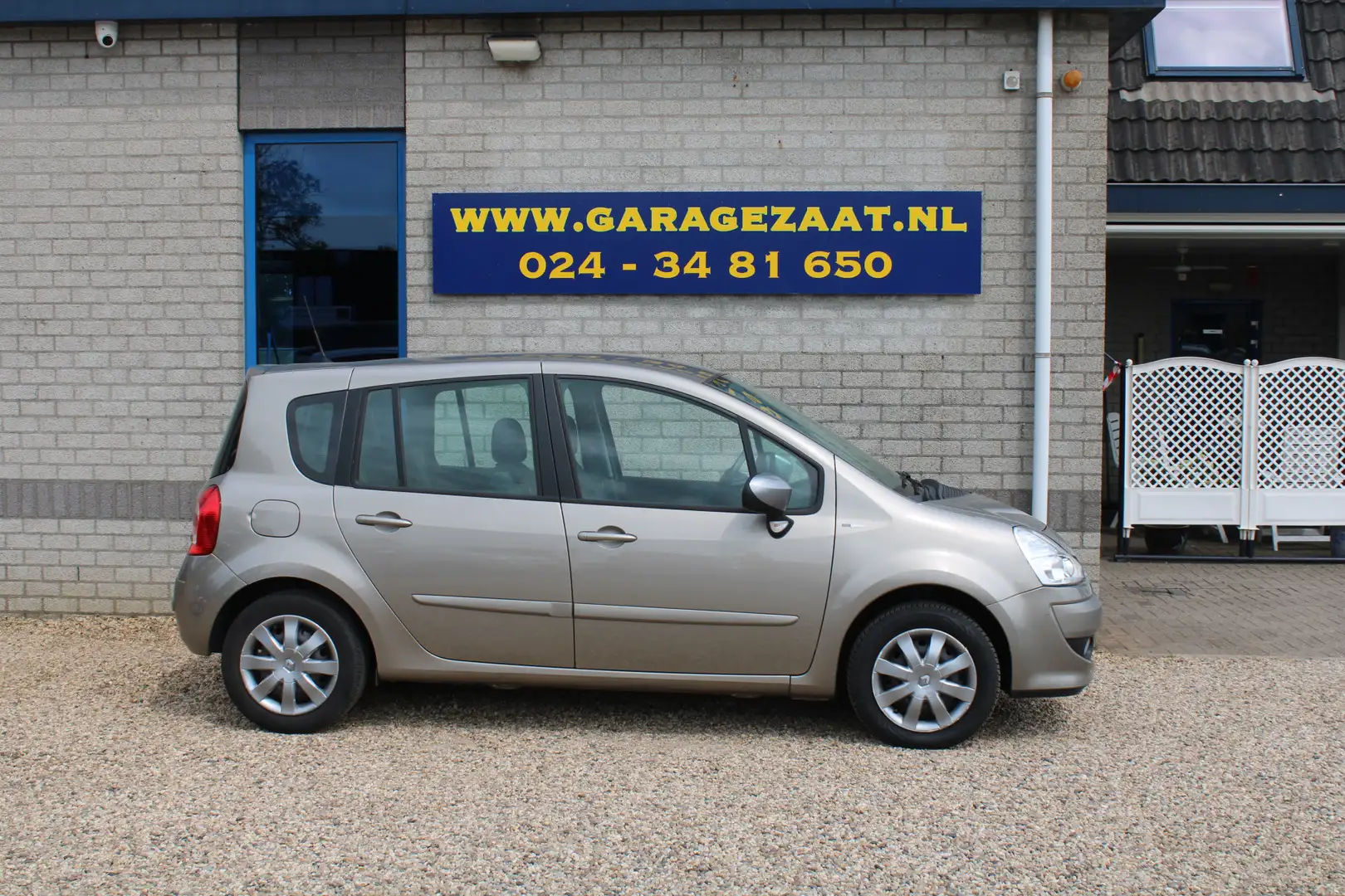 Renault Grand Modus 1.6-16V Night & Day Automaat Airco Brun - 2
