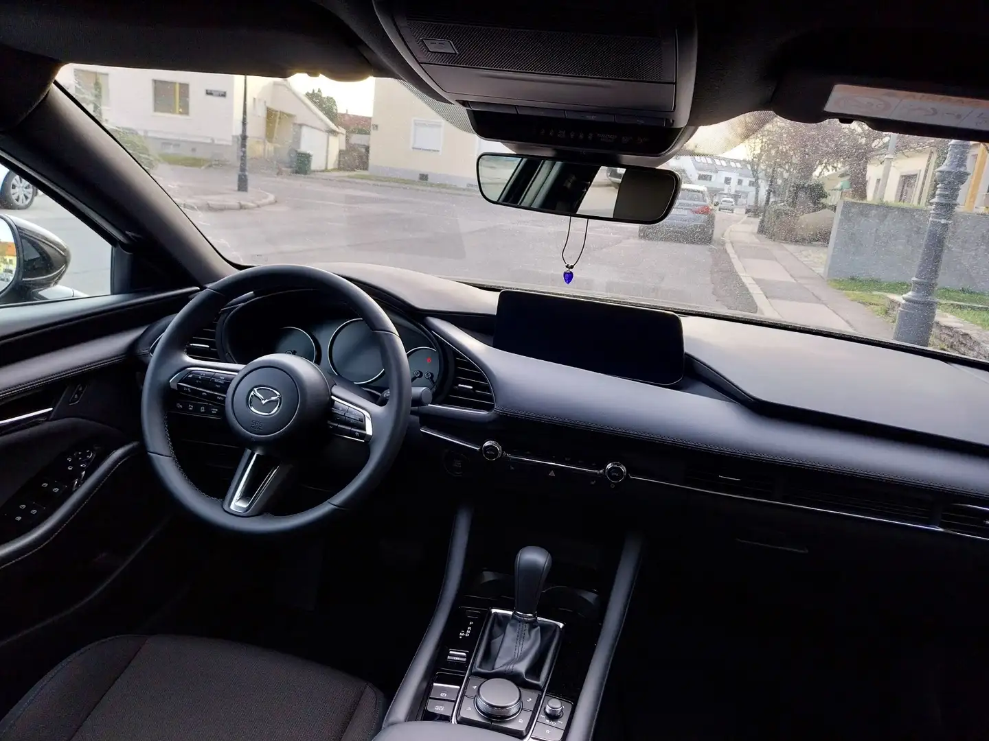 Mazda 3 e-Skyactiv-G150 Exclusive-Line Aut. Schwarz - 2