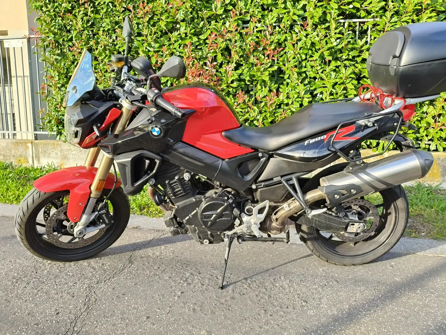 BMW F 800 R Червоний - 1