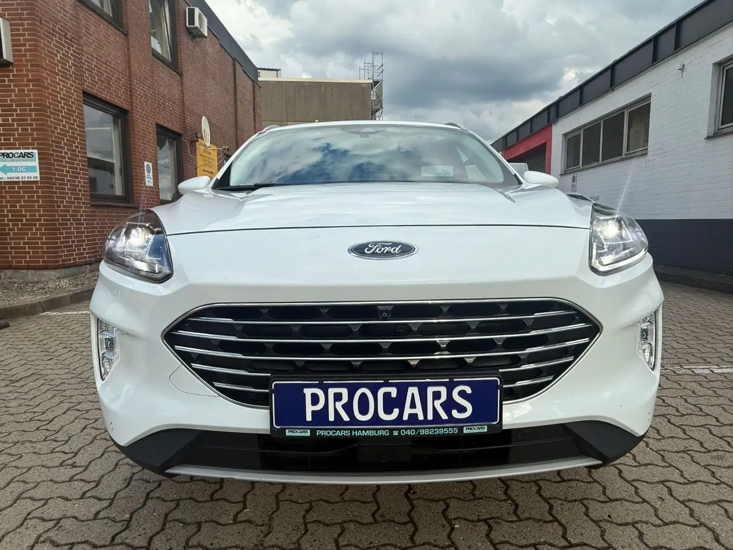 Ford Kuga Plug-In Hybrid Titanium X*LED*DIGITAL*B&O Blanc - 1