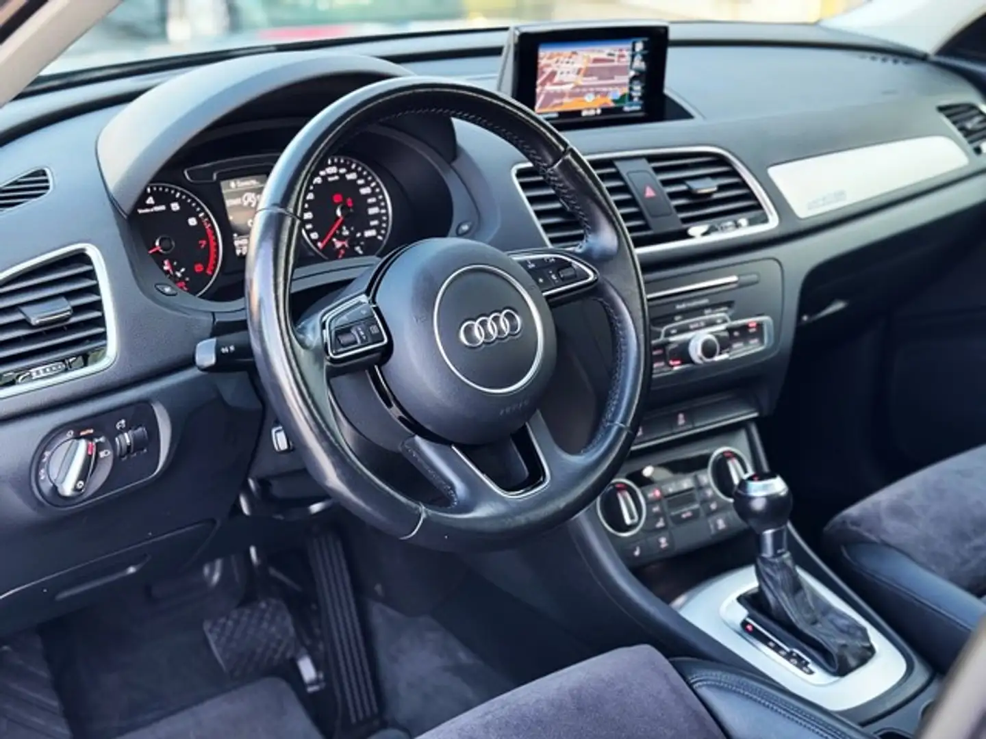Audi Q3 2.0 TFSI Sport Ed. Q. S tronic (9.75) Gris - 2