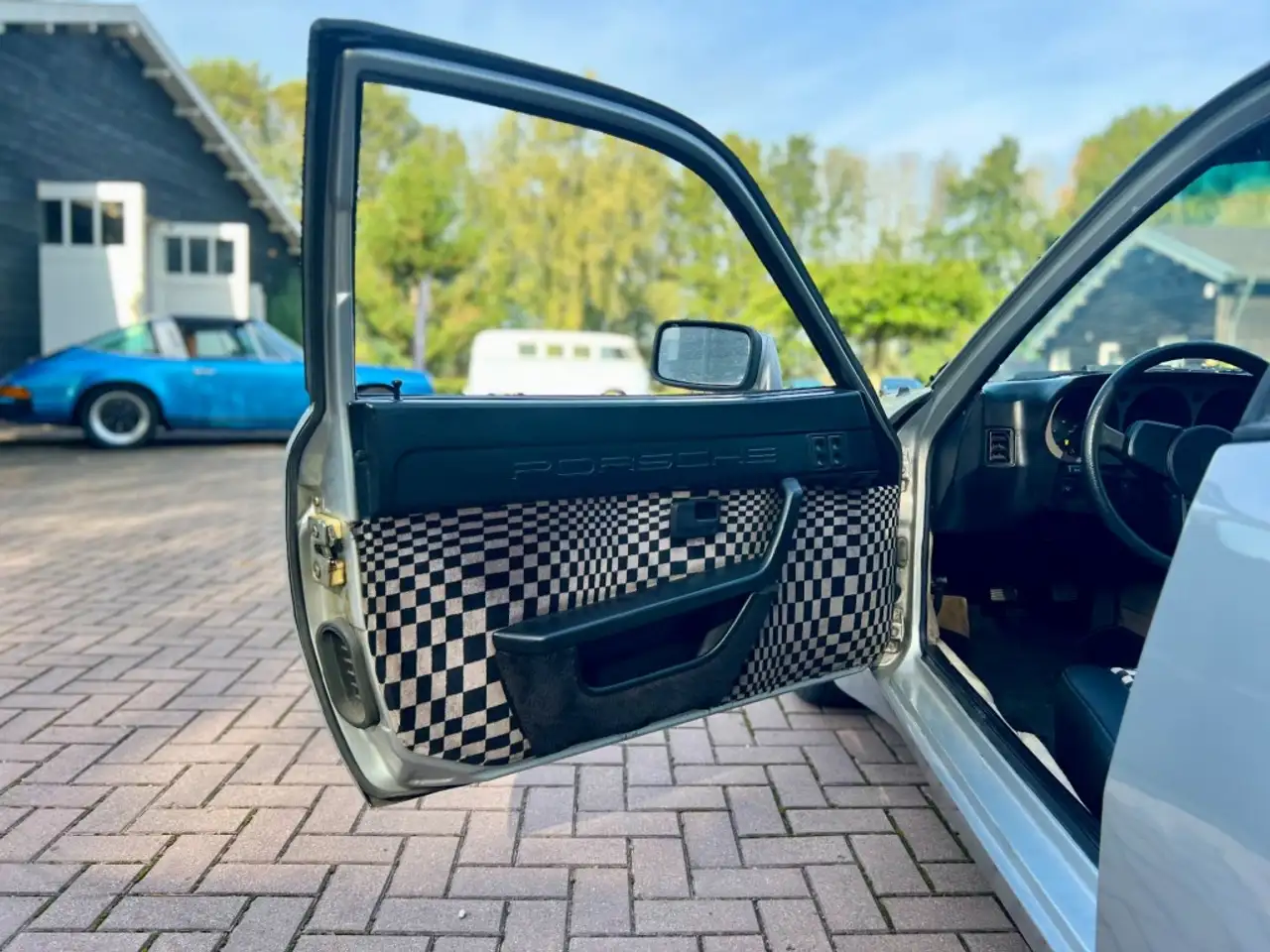Porsche 944 2.5L â Manual â Silver Metallic â P, foto 5