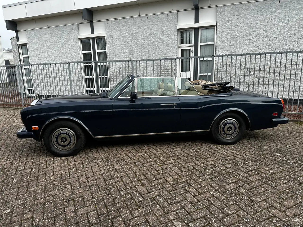 Rolls-Royce Corniche 6.8 Convertible, foto 7