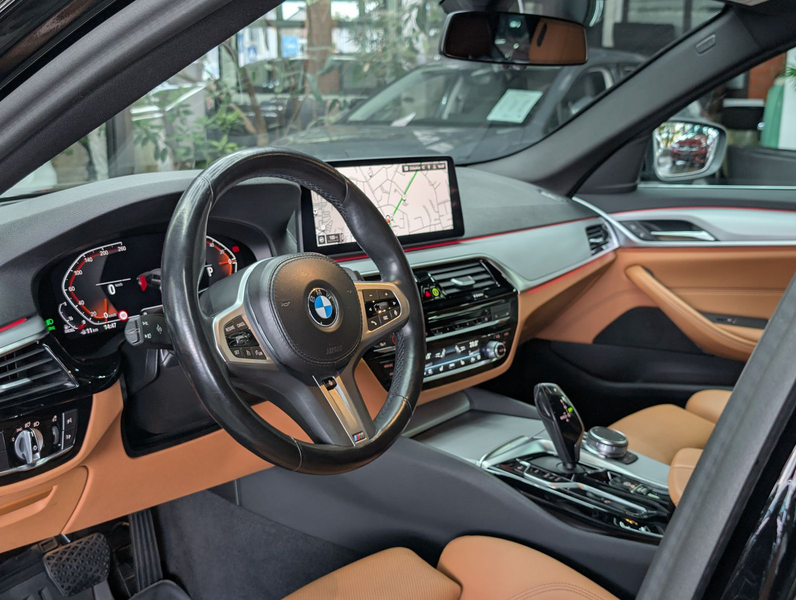 BMW 520 d M Sport MHEV LEDER HUD AMBI LED APP 4xSHZ — photo 11