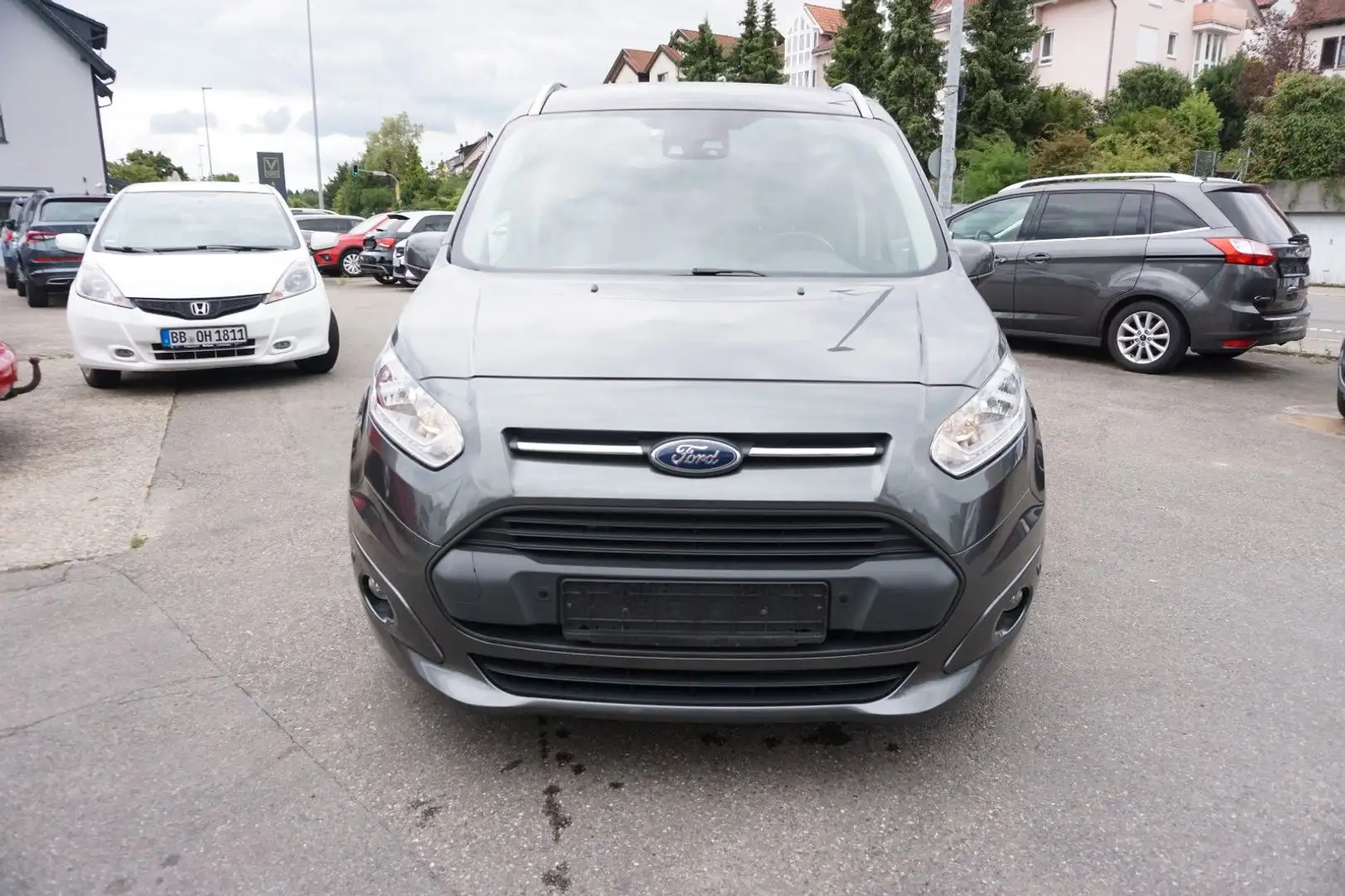 Ford Grand Tourneo Connect Titanium*Navi*Pano*7Sitze Grau - 2