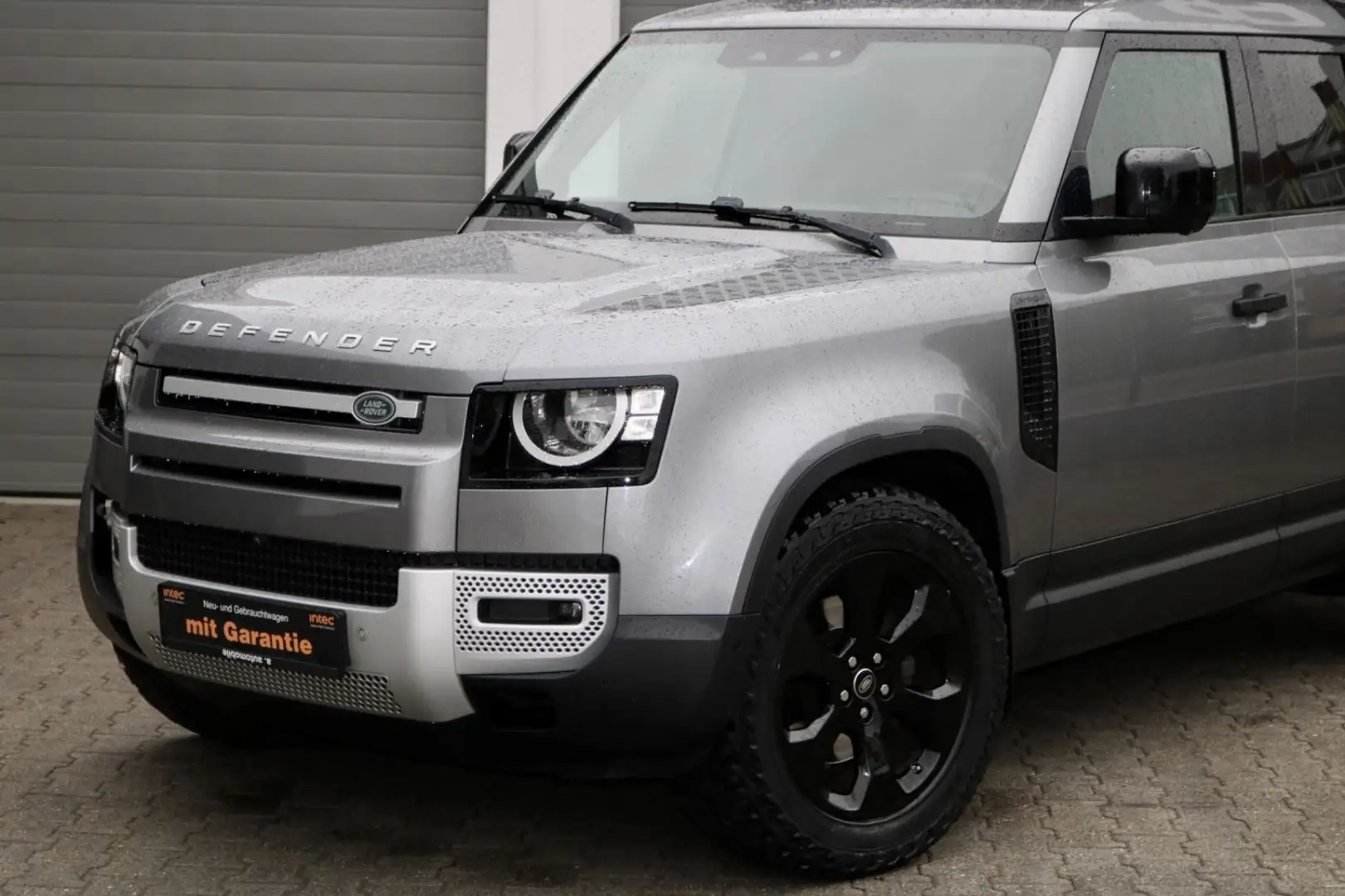 Land Rover Defender D240 S AWD/7 SITZER/PANO/AHK/MERIDIAN/ Grau - 2