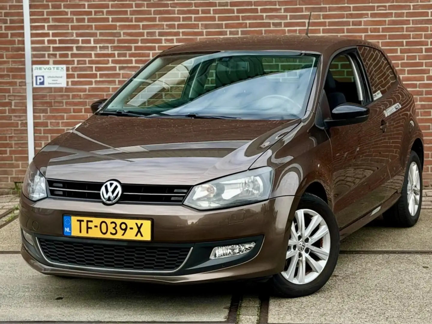 Volkswagen Polo 1.2 TSI Highline |Clima |Stoelverw |6-Bak |Navi Bruin - 1