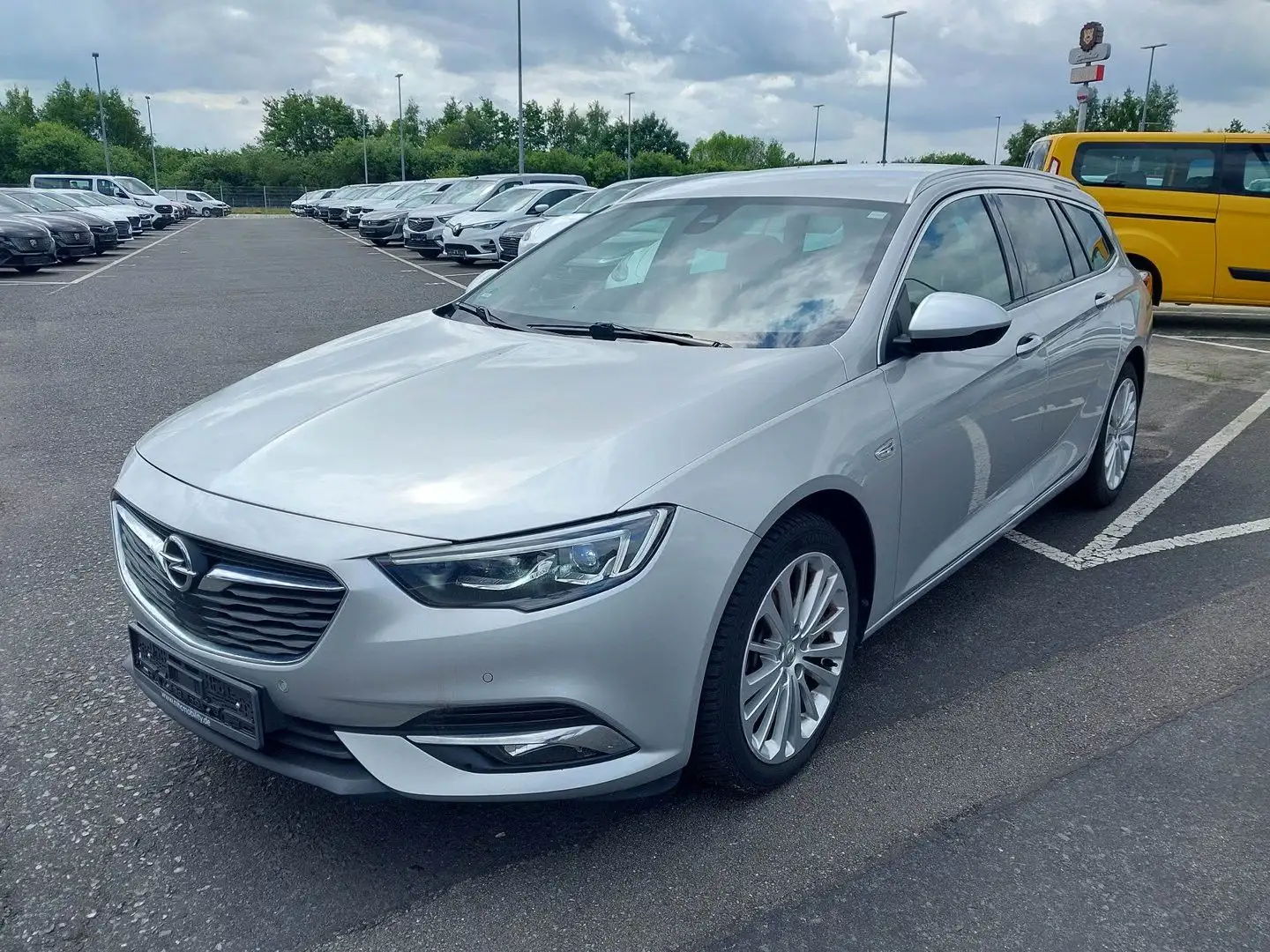 Opel Insignia B Sports Tourer Business Innovation 4x4 Silber - 1