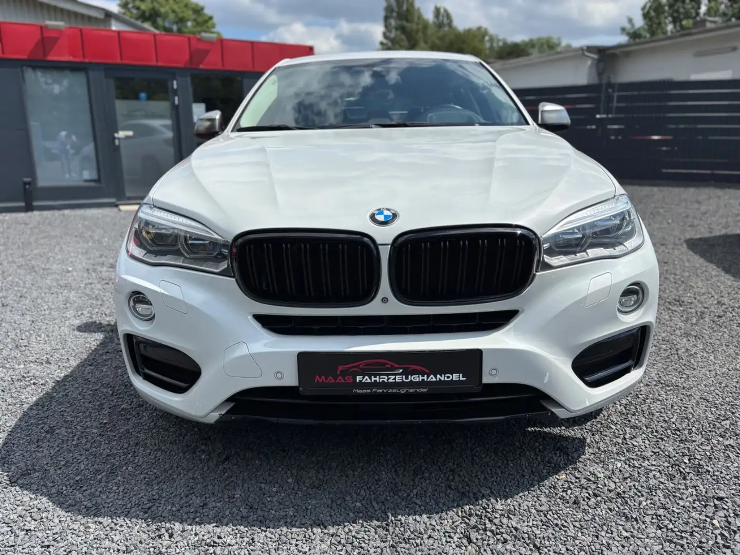 BMW X6 Baureihe X6 xDrive 50 i Weiß - 2