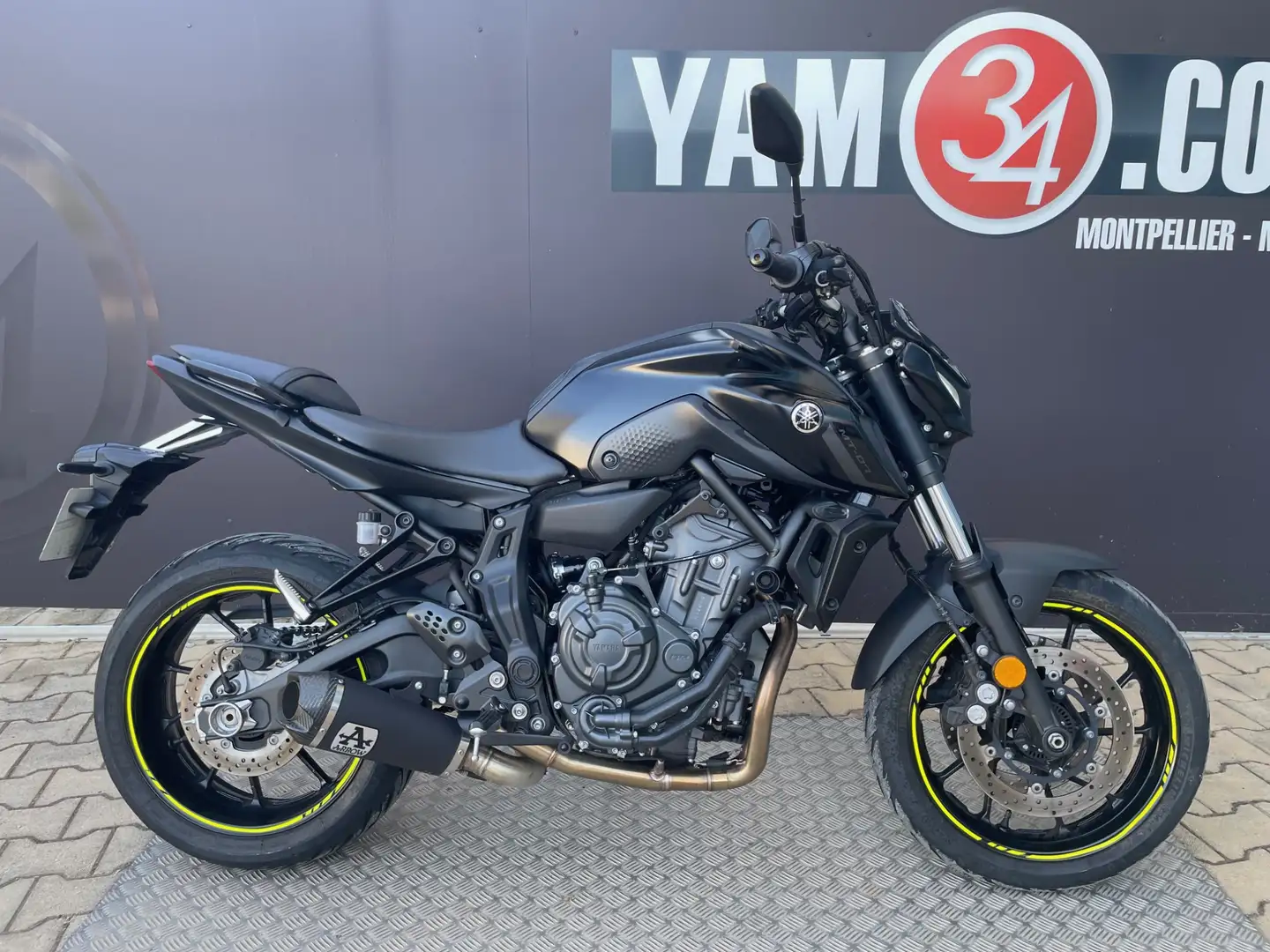 Yamaha MT-07 Noir - 1