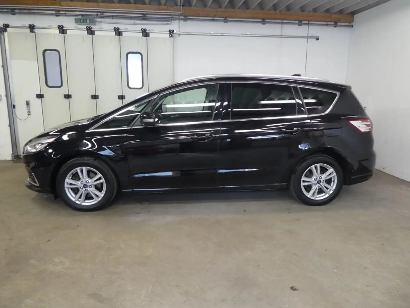 Ford S-Max 2.0 EcoBlue Aut. Titanium Schwarz - 2