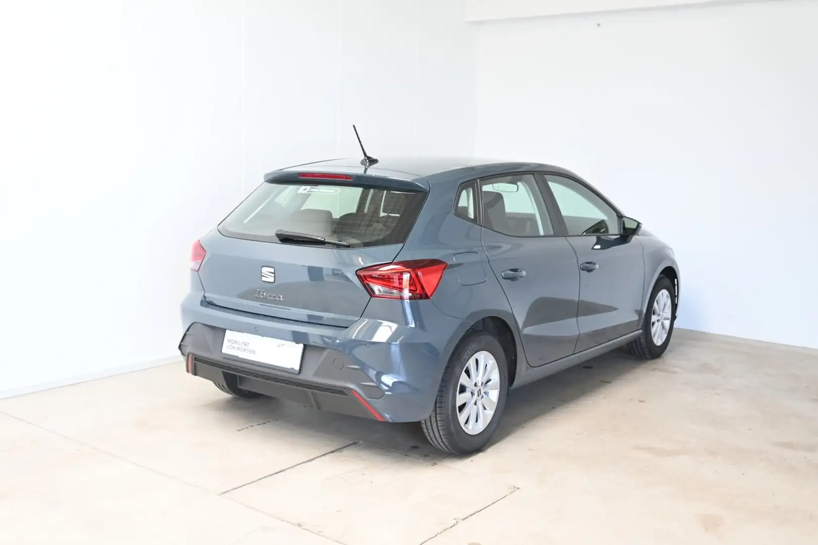 SEAT Ibiza Reference Edition 1.0 80PS Blau - 2