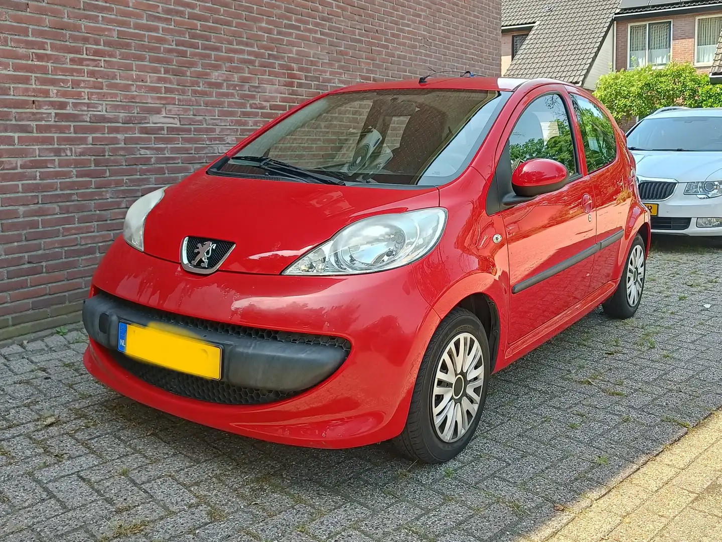 Peugeot 107 107 1.0-12V XR Rood - 1