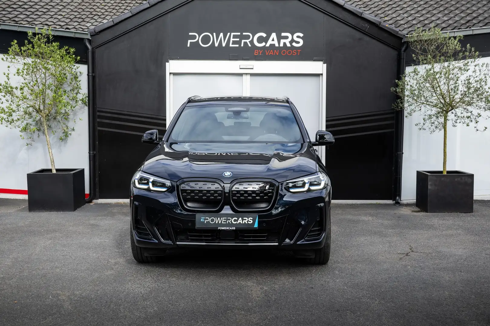 BMW iX3 Impressive | M Sport | HUD | Pano | 360 | Trekhaak Zwart - 2