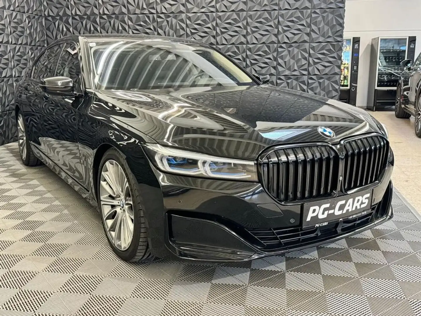 BMW 750 d xDrive Zwart - 2