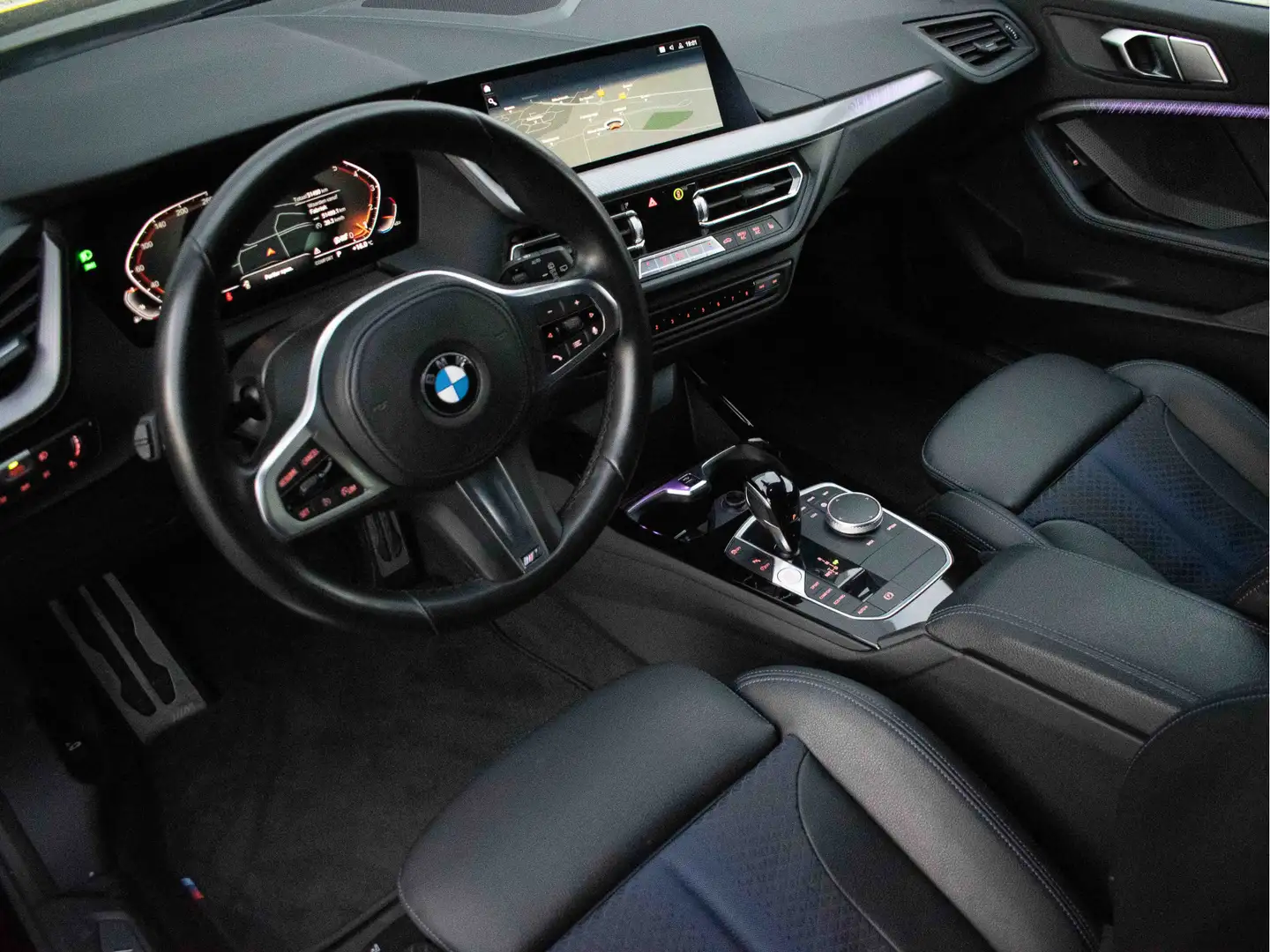 BMW 118 1-serie 118i M-sport | Carplay / Android auto | Sf Zwart - 2