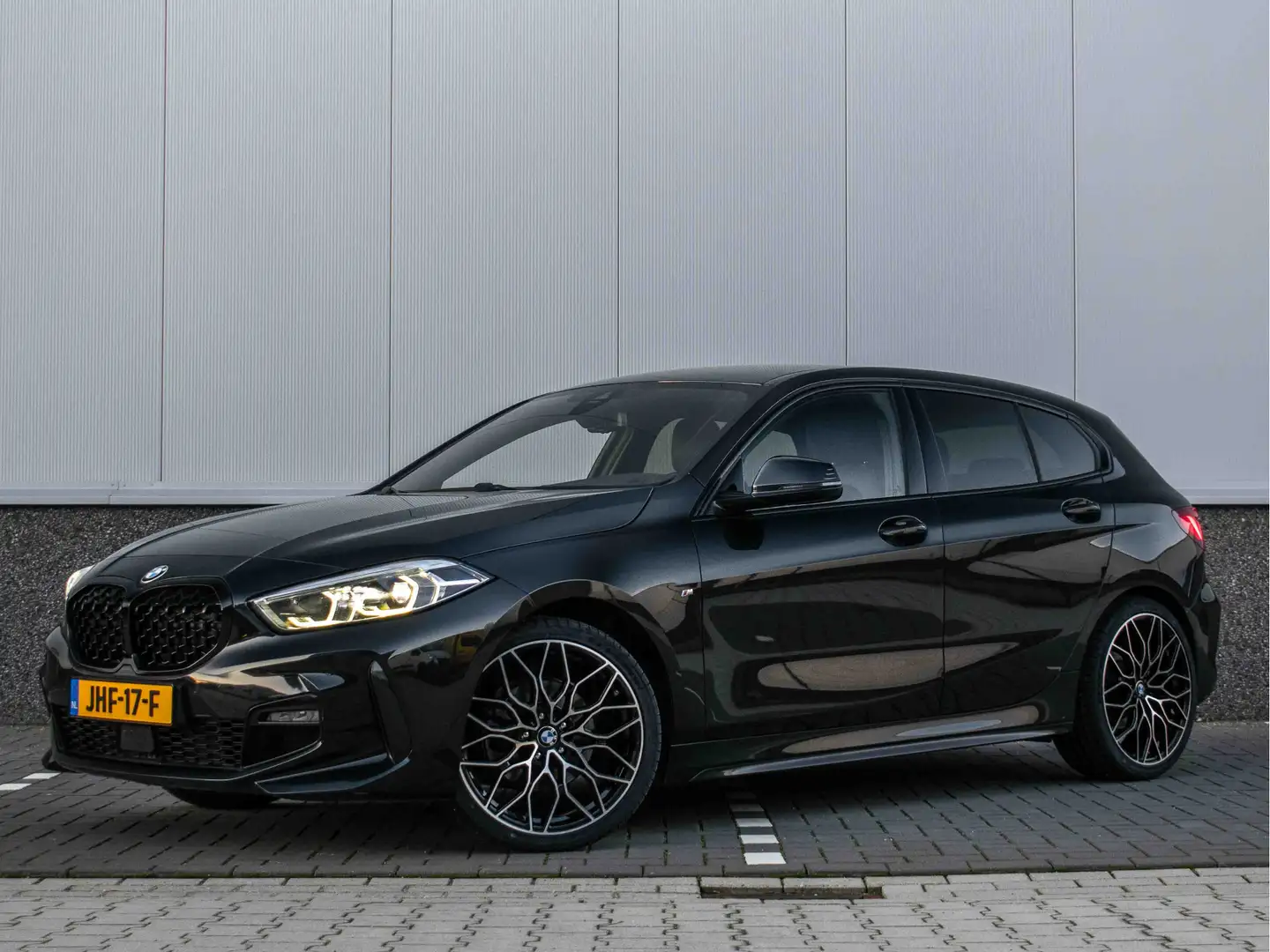 BMW 118 1-serie 118i M-sport | Carplay / Android auto | Sf Zwart - 1