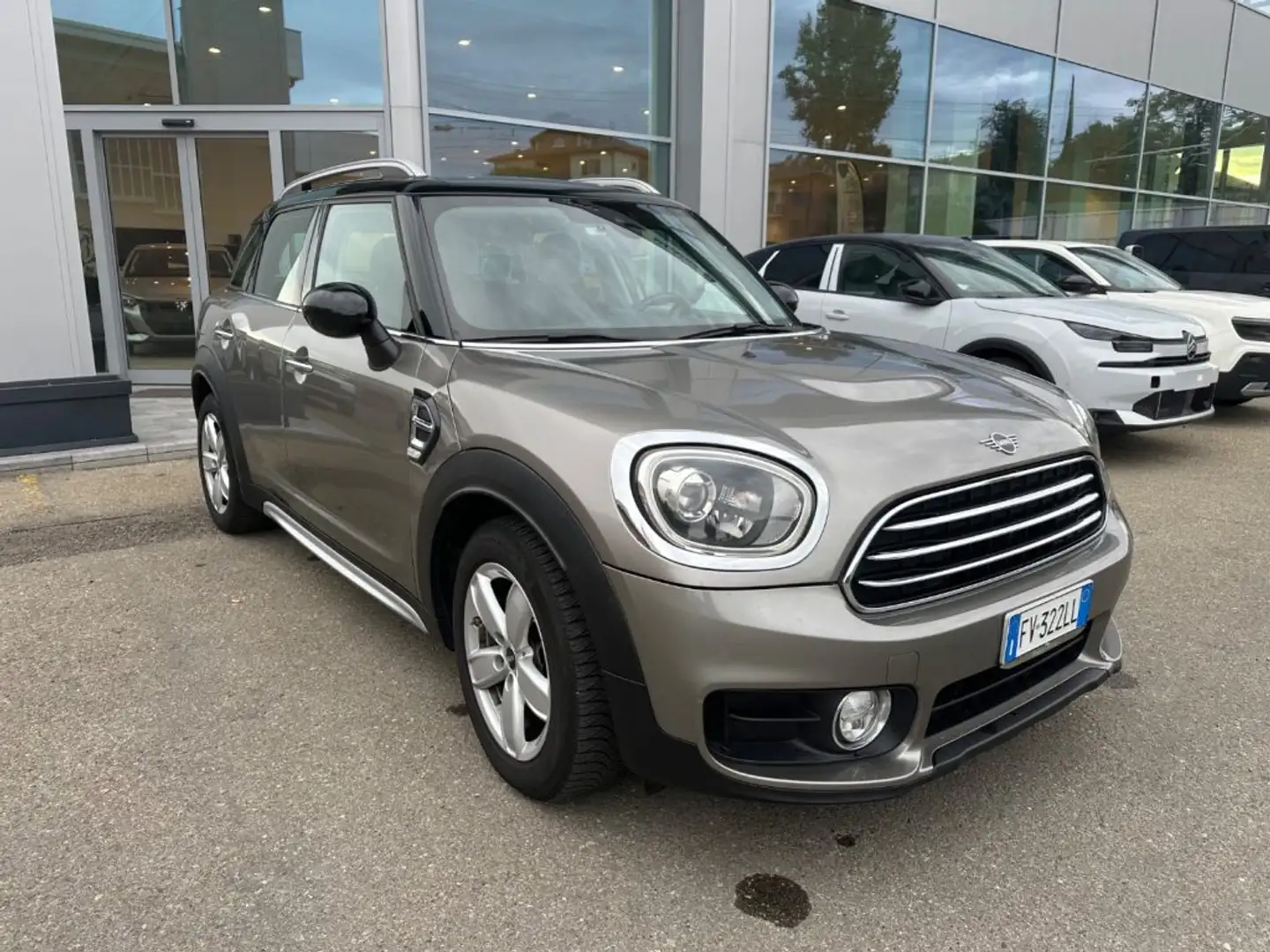MINI Cooper D Countryman 2.0 Business Automatica Gris - 2
