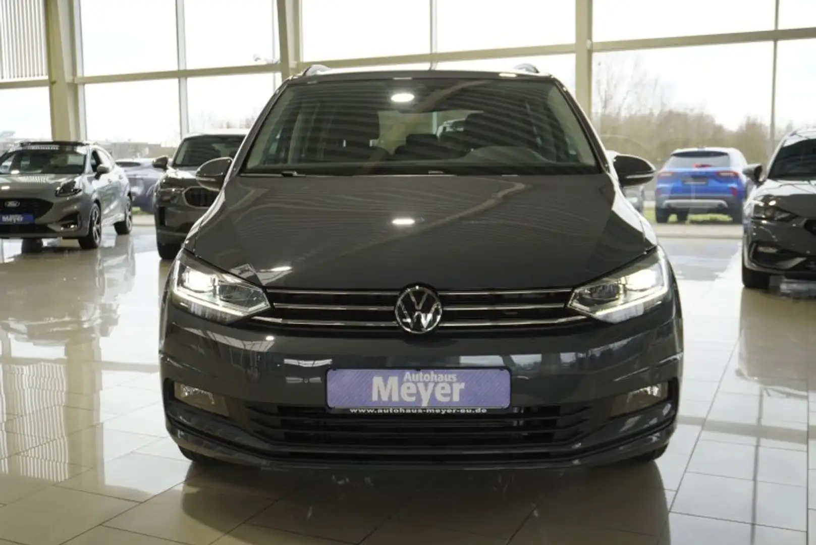 Volkswagen Touran 1,5TSI DSG 7-Sitzer/Easy Open/Kamera Grijs - 1