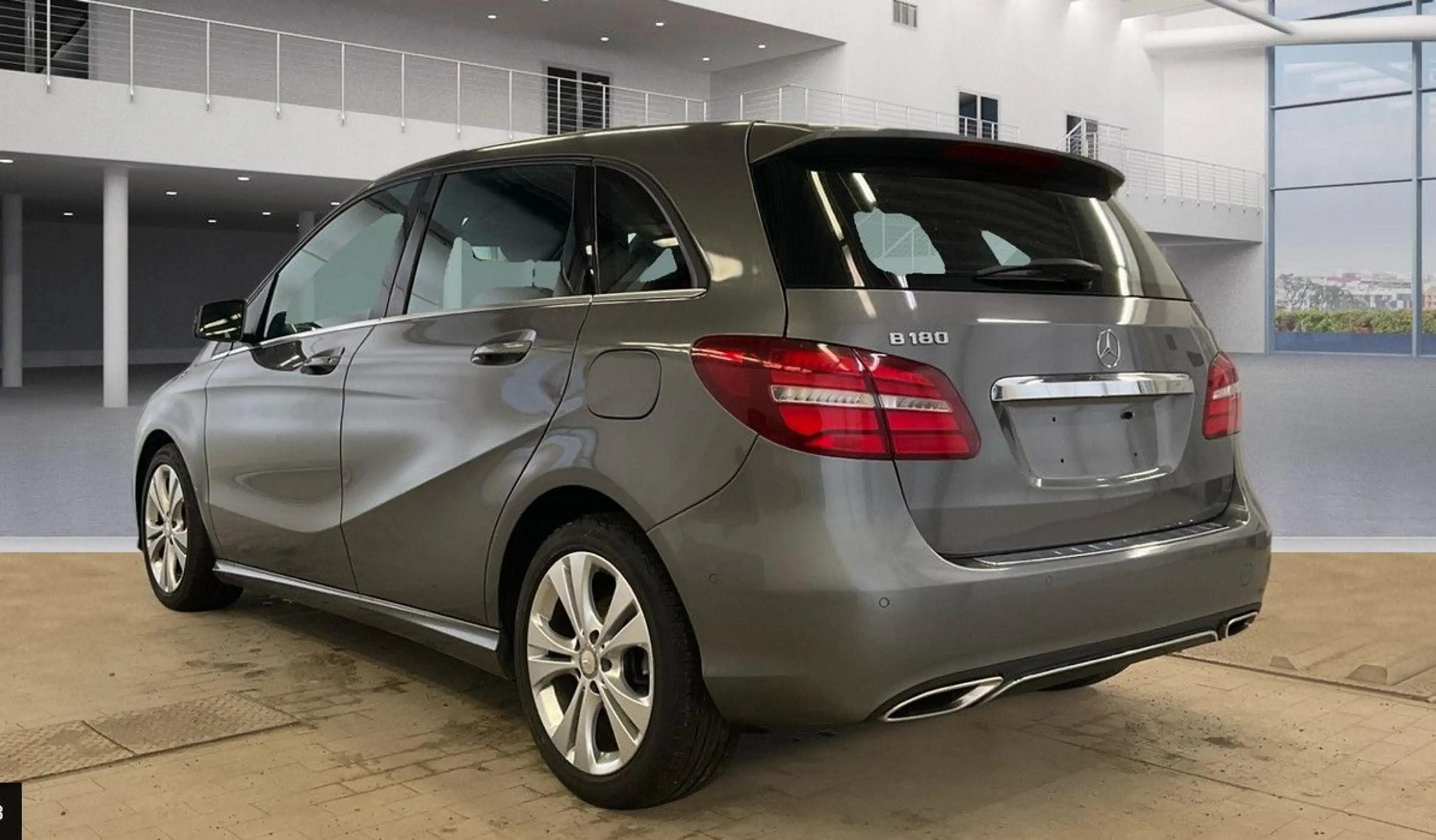 Mercedes-Benz B 180 Urban, Autom., Sitzh., Navi, Parkh.! — photo 3