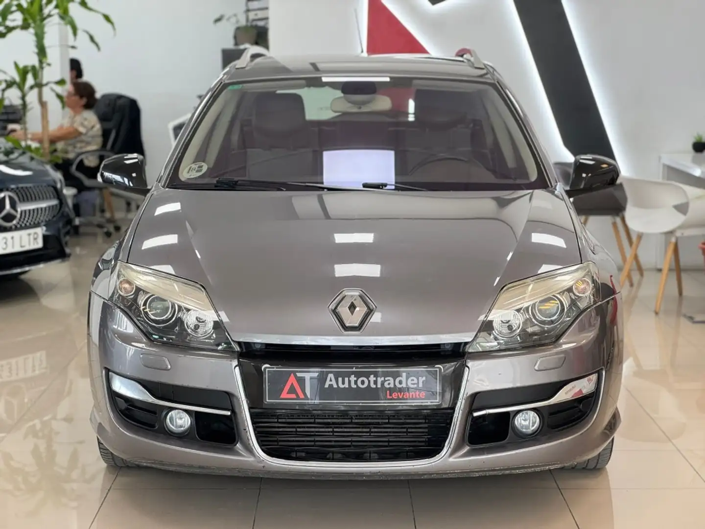 Renault Laguna 2.0dCi Bose Edition 150 Gris - 2
