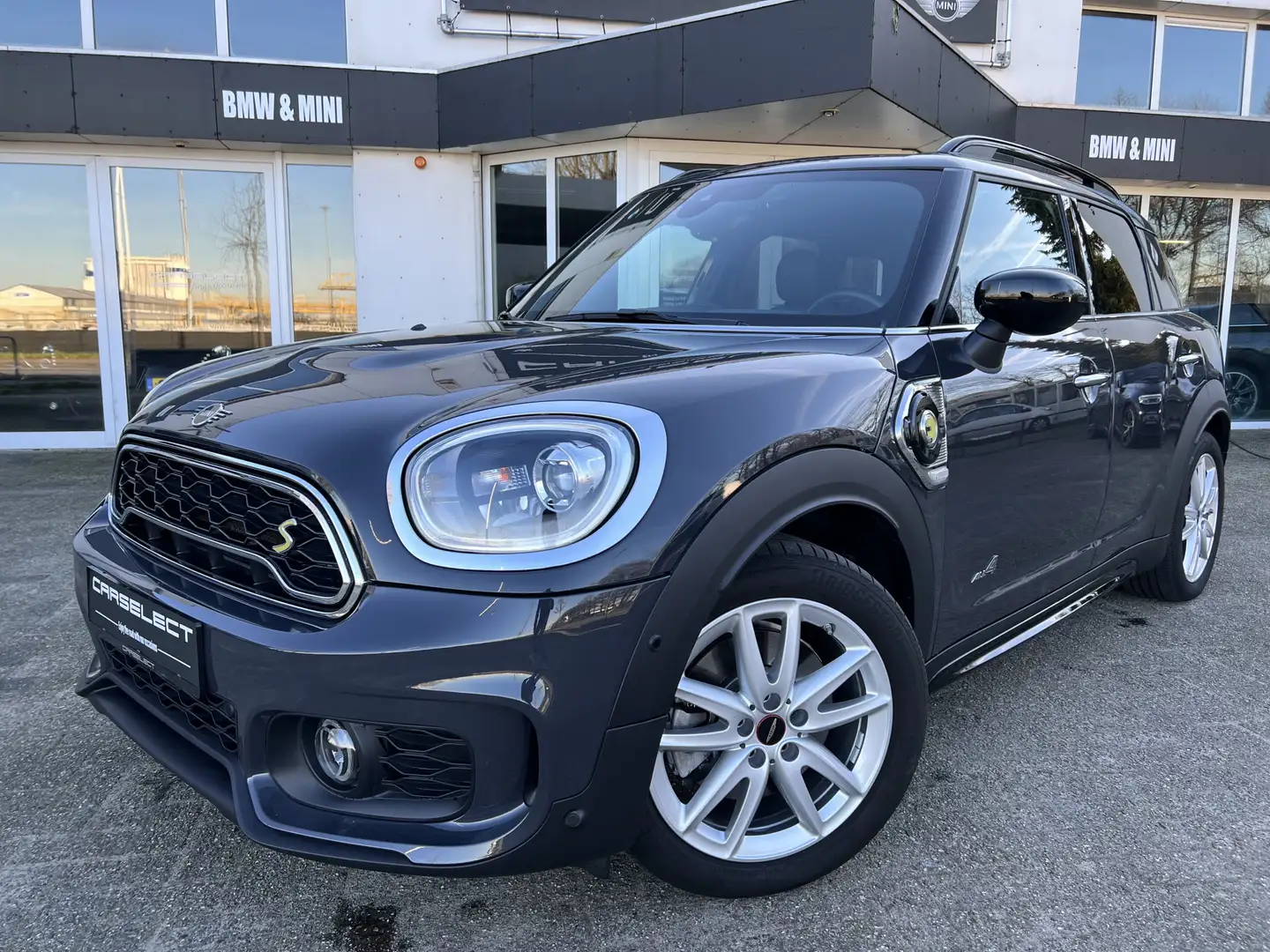 MINI Cooper SE Countryman Mini ALL4 WORKS Yours, Harman/Kardon, Head-up, Pan Grijs - 1