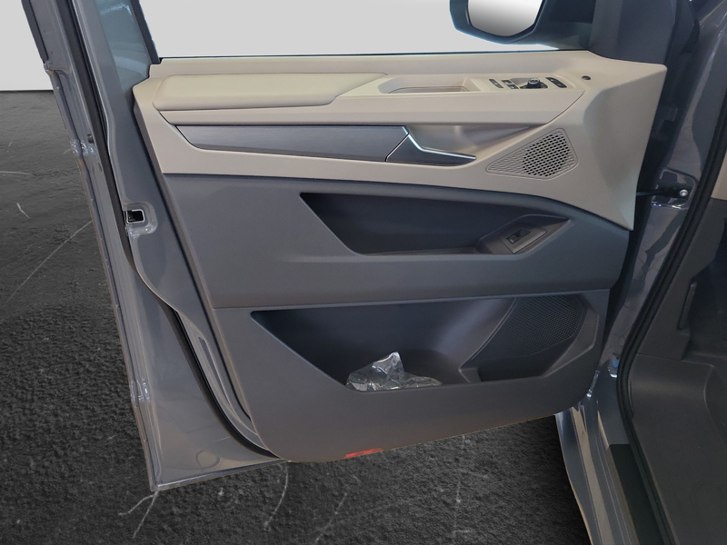 Volkswagen T7 Multivan 2.0 TDI DSG Edition — photo 6