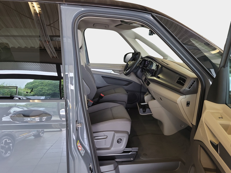 Volkswagen T7 Multivan 2.0 TDI DSG Edition — photo 13