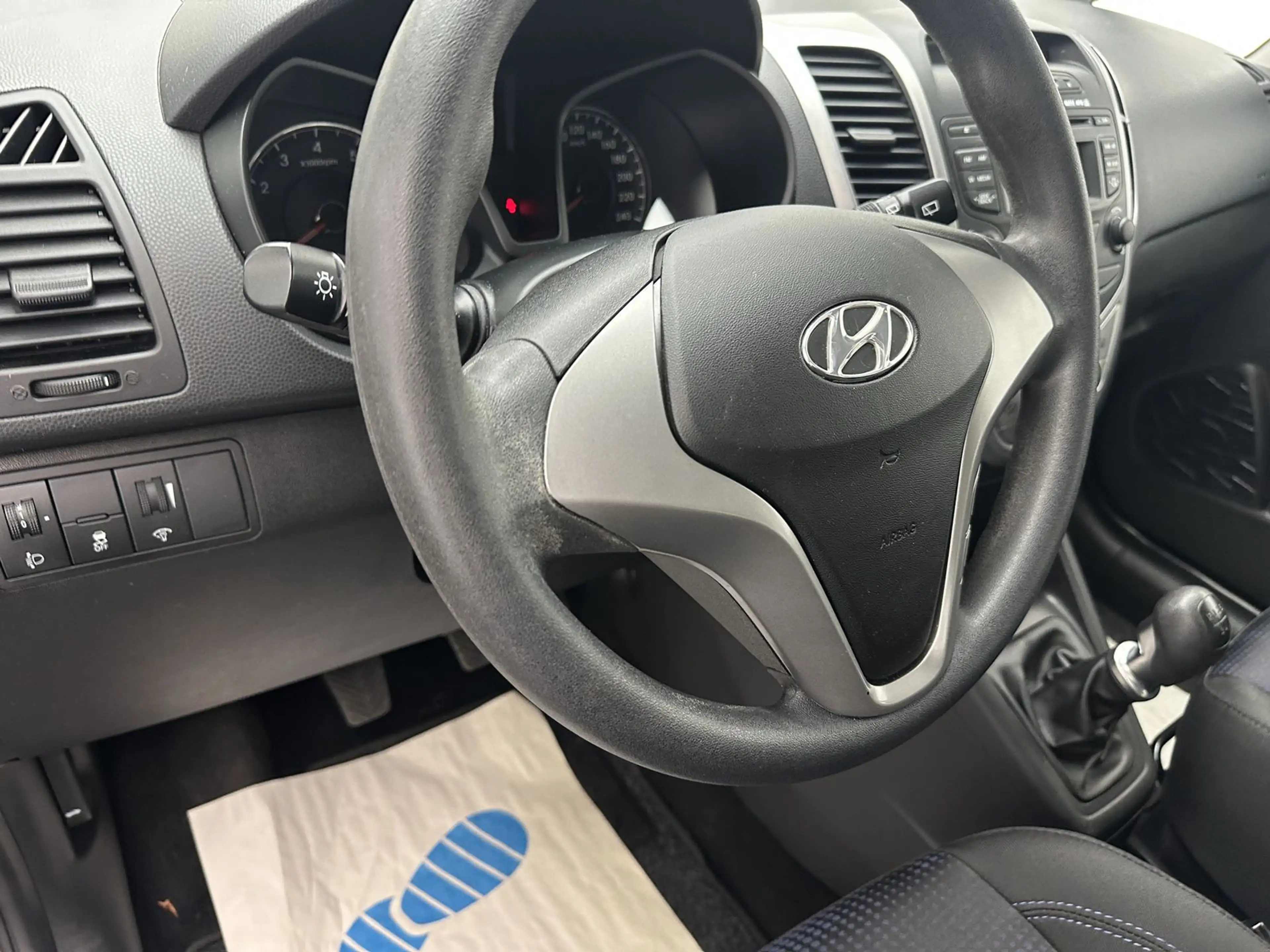 Hyundai iX20 FIFA world Cup Edition "KLIMA-USB-ALU" — photo 14