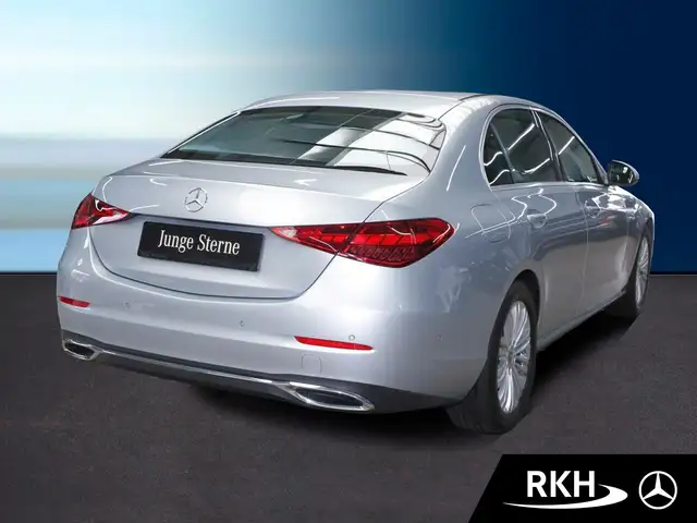 Mercedes-Benz C-Class view 3