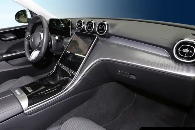 Mercedes-Benz C-Class view 7
