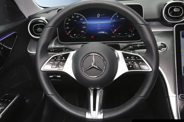 Mercedes-Benz C-Class view 13