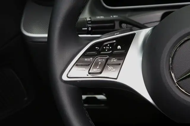 Mercedes-Benz C-Class view 16