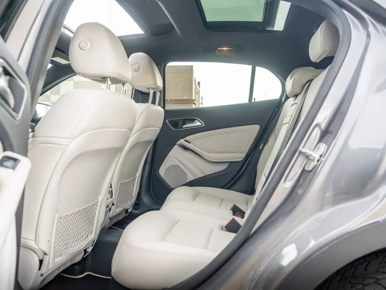 Mercedes-Benz GLA снимка Mercedes-Benz GLA