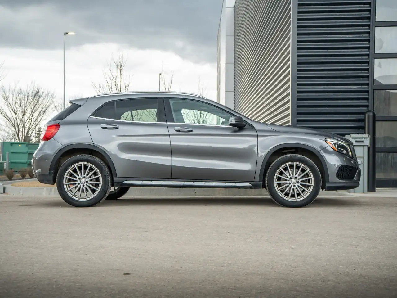 Mercedes-Benz GLA снимка Mercedes-Benz GLA