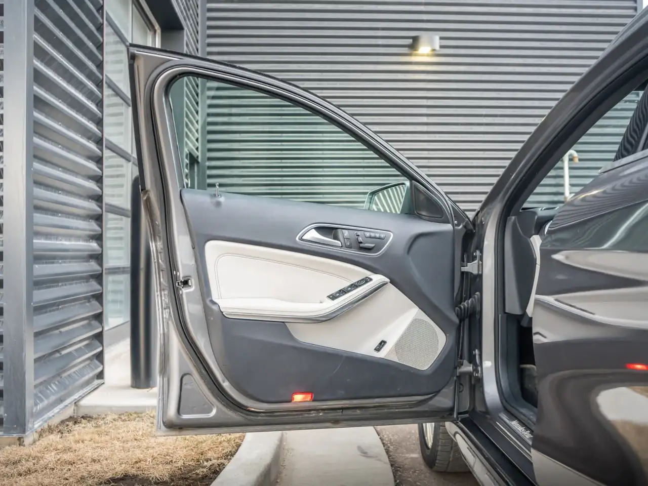 Mercedes-Benz GLA снимка Mercedes-Benz GLA