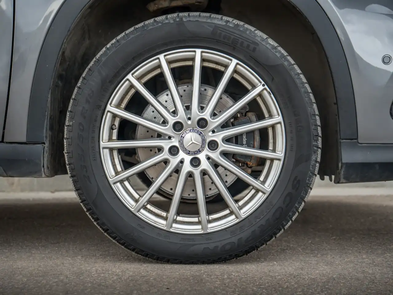 Mercedes-Benz GLA снимка Mercedes-Benz GLA
