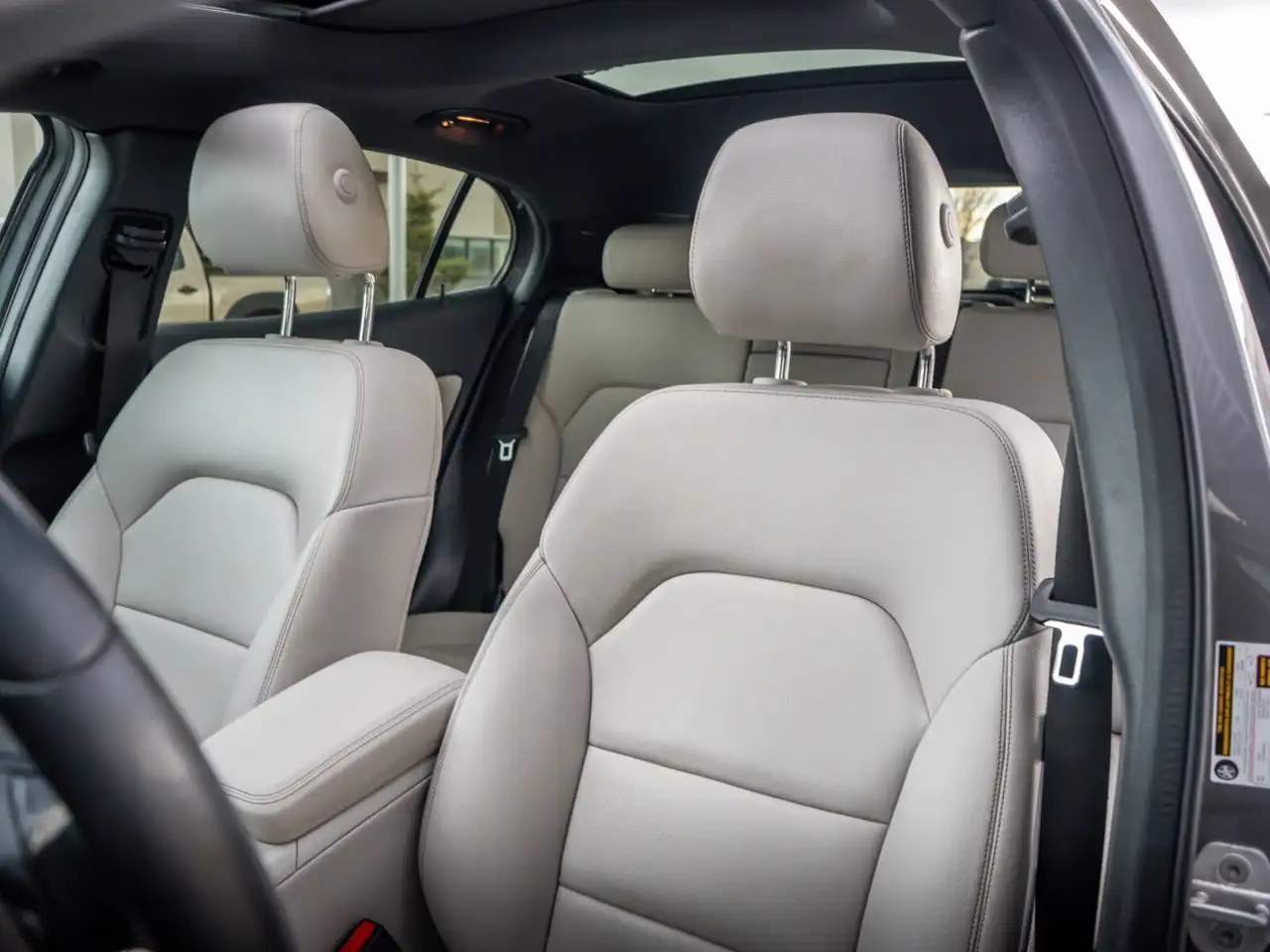 Mercedes-Benz GLA снимка Mercedes-Benz GLA