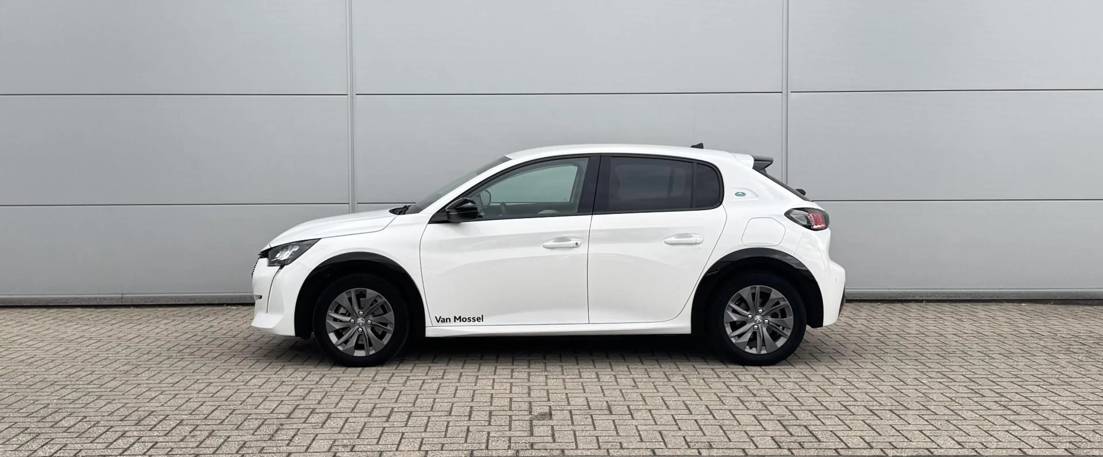Peugeot e-208 EV Allure 50 kWh | Parkeersensoren | Navigatie | C — photo 2