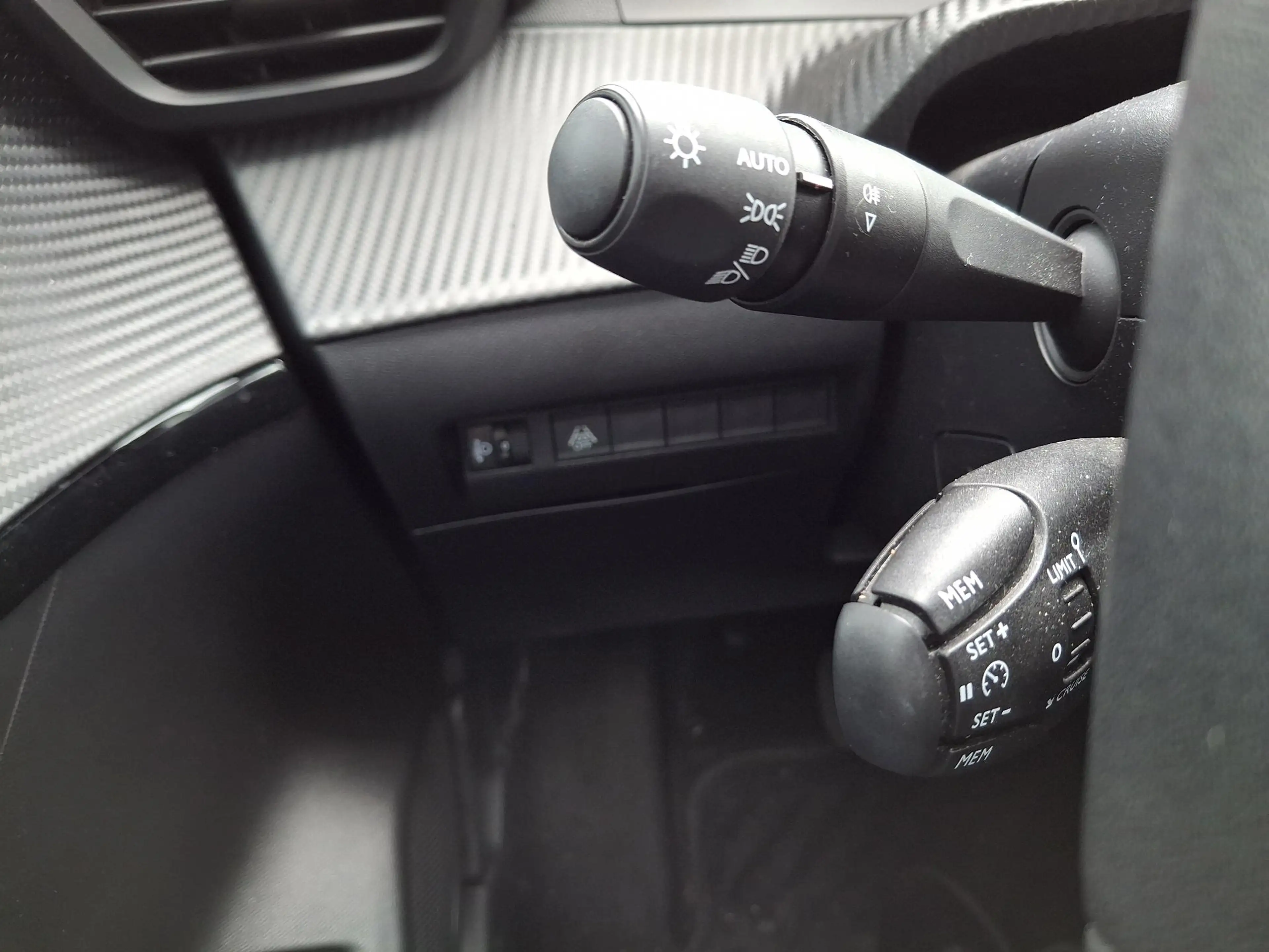 Peugeot e-208 EV Allure 50 kWh | Parkeersensoren | Navigatie | C — photo 13