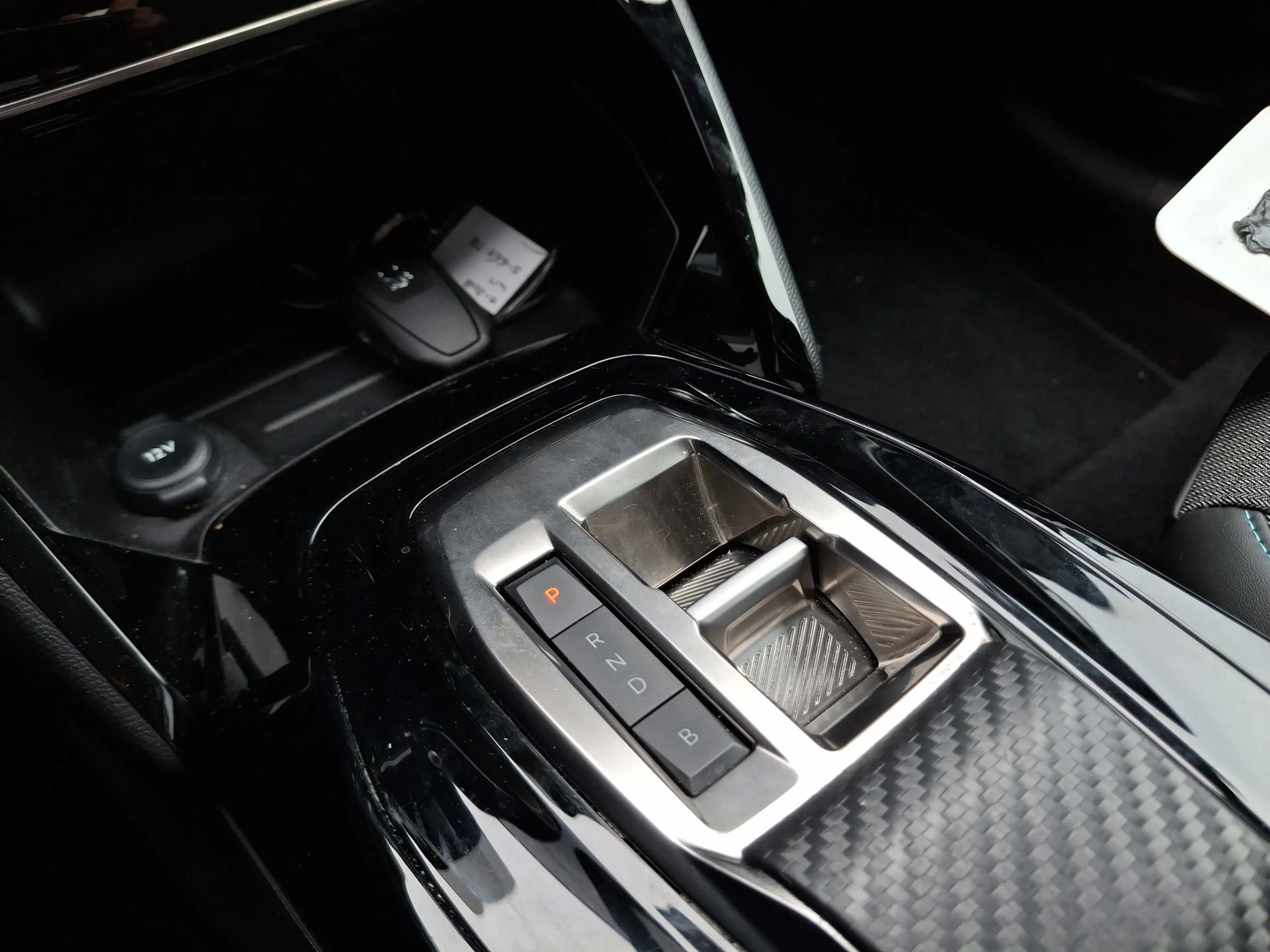 Peugeot e-208 EV Allure 50 kWh | Parkeersensoren | Navigatie | C — photo 14