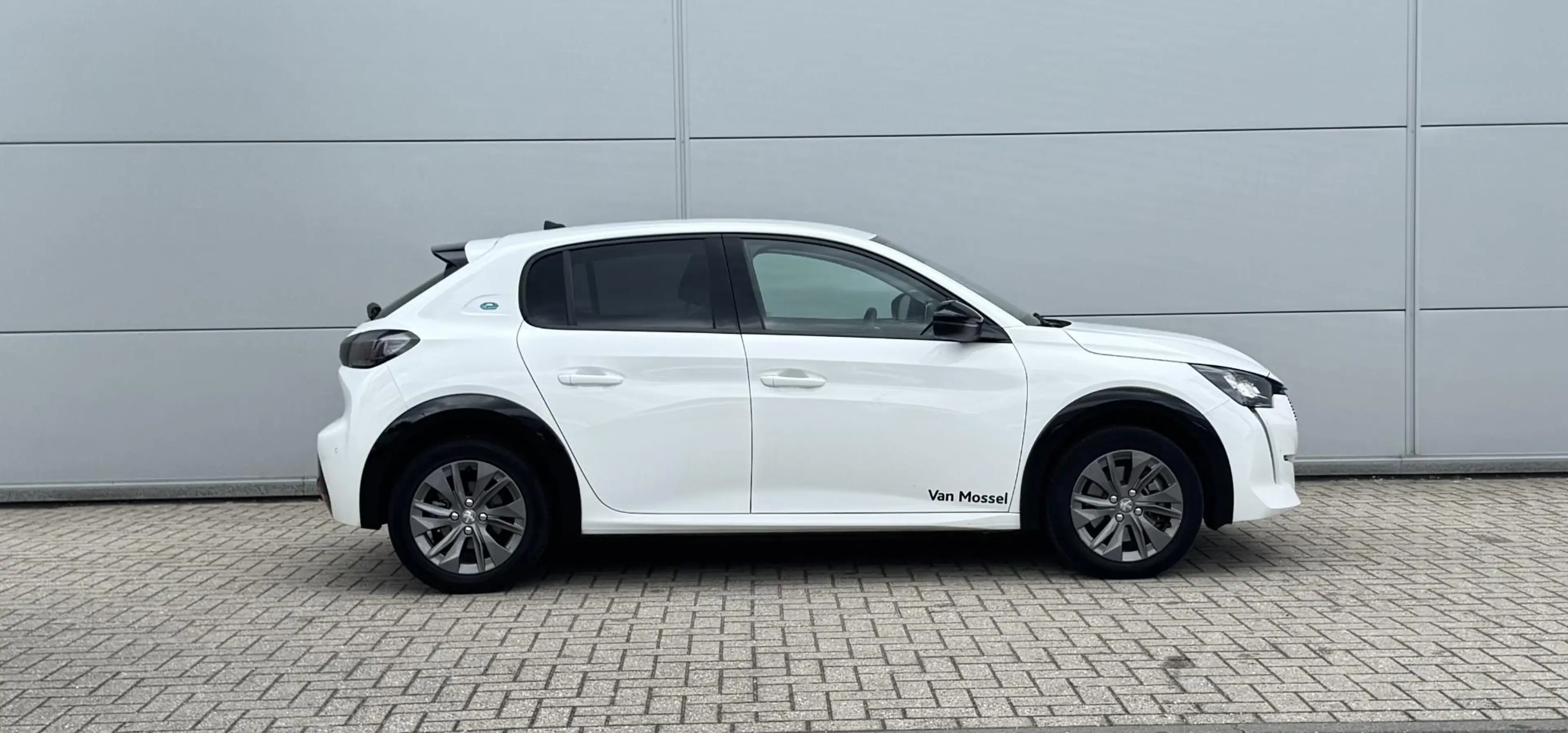 Peugeot e-208 EV Allure 50 kWh | Parkeersensoren | Navigatie | C — photo 6