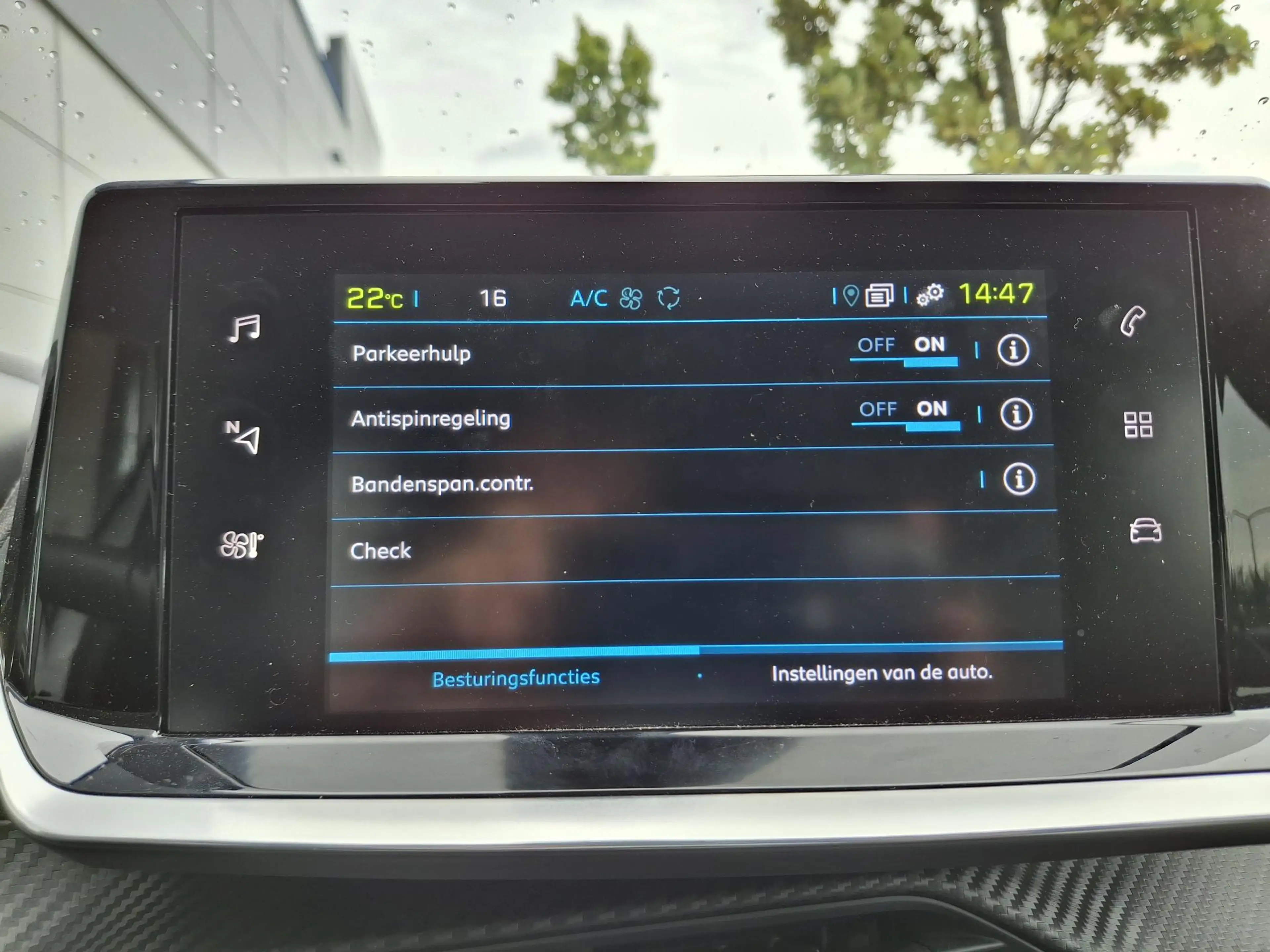 Peugeot e-208 EV Allure 50 kWh | Parkeersensoren | Navigatie | C — photo 15