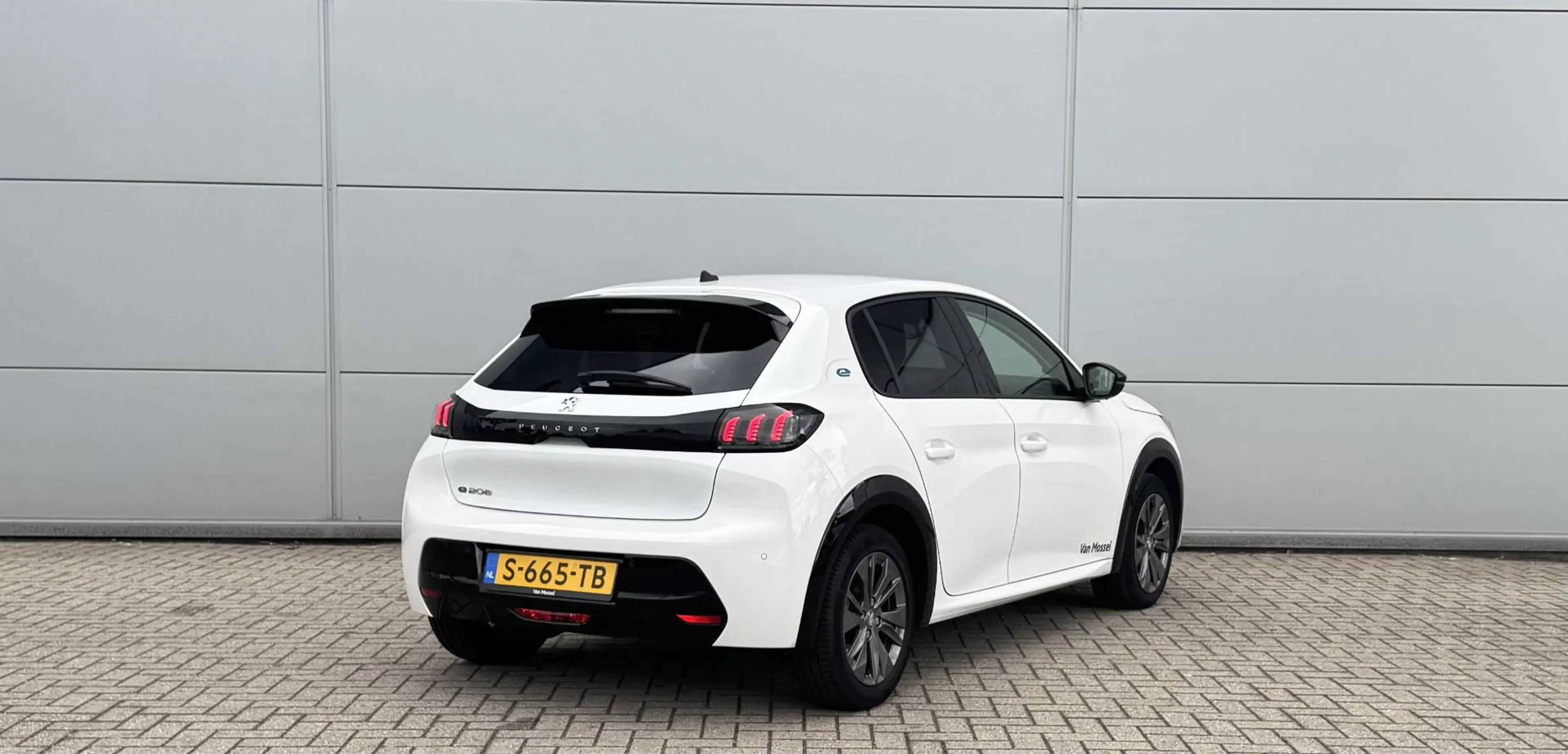 Peugeot e-208 EV Allure 50 kWh | Parkeersensoren | Navigatie | C — photo 5