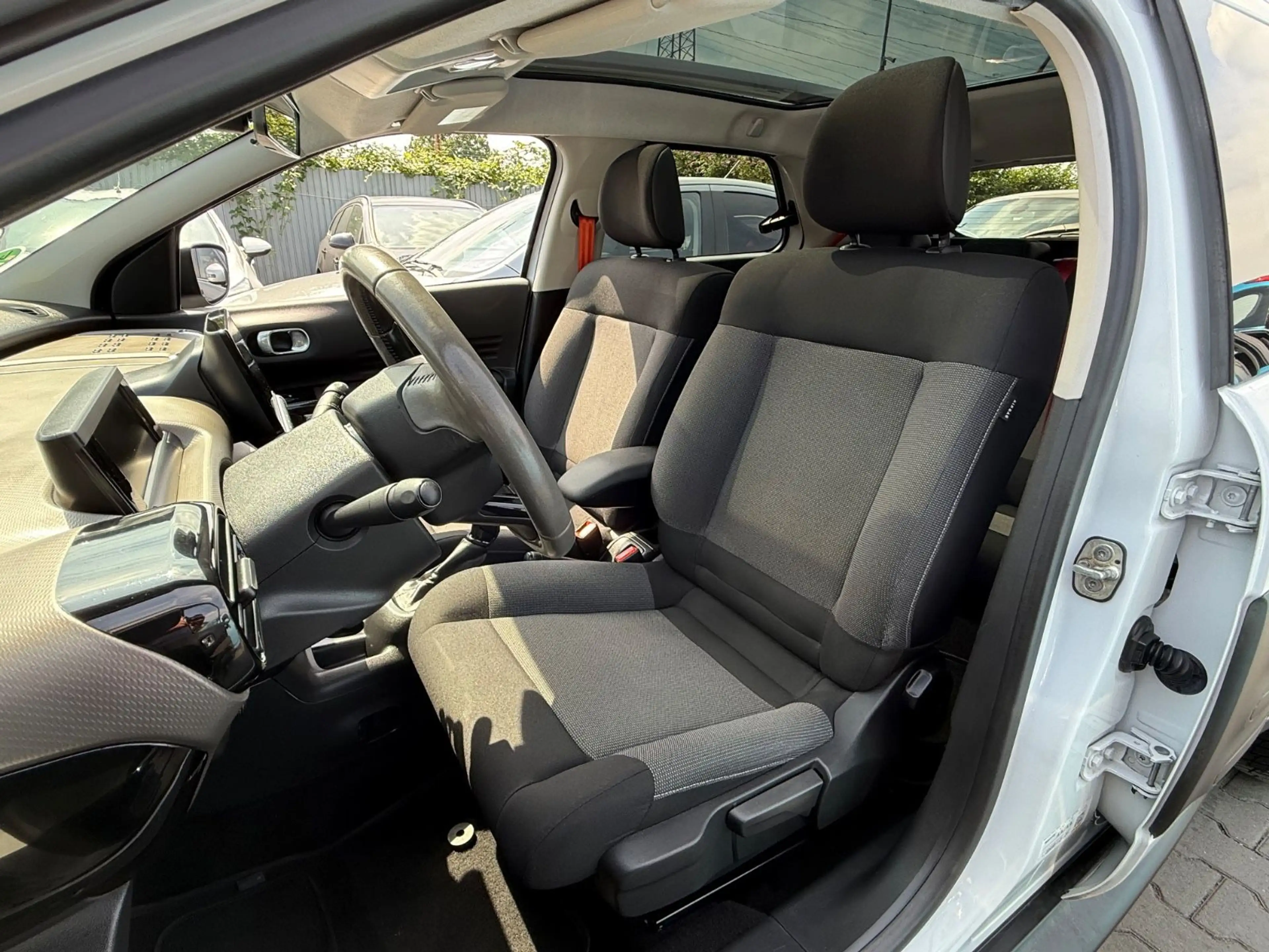 Citroen C4 Cactus Rip Curl Tuv Neu Start/Stopp-Automatik — photo 8