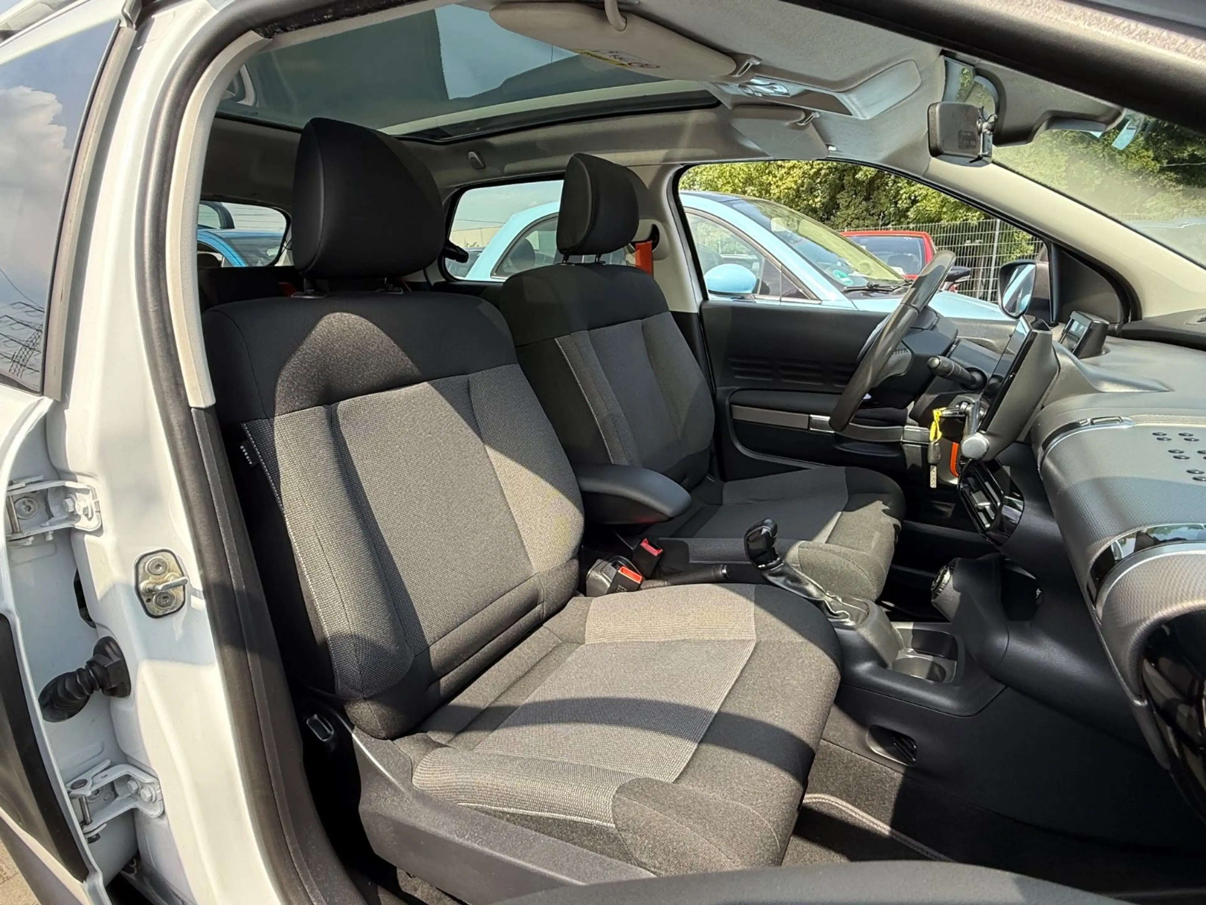 Citroen C4 Cactus Rip Curl Tuv Neu Start/Stopp-Automatik — photo 13