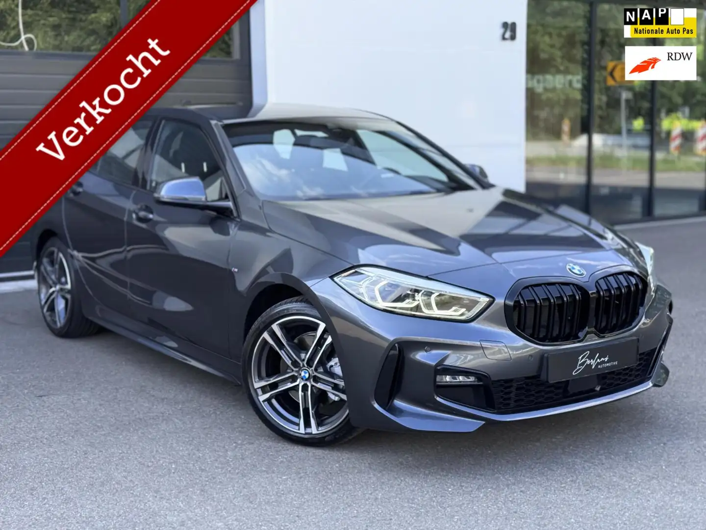 BMW 118 1-serie 118i M Sport Edition NAP| Org NL |Automaat Grijs - 1
