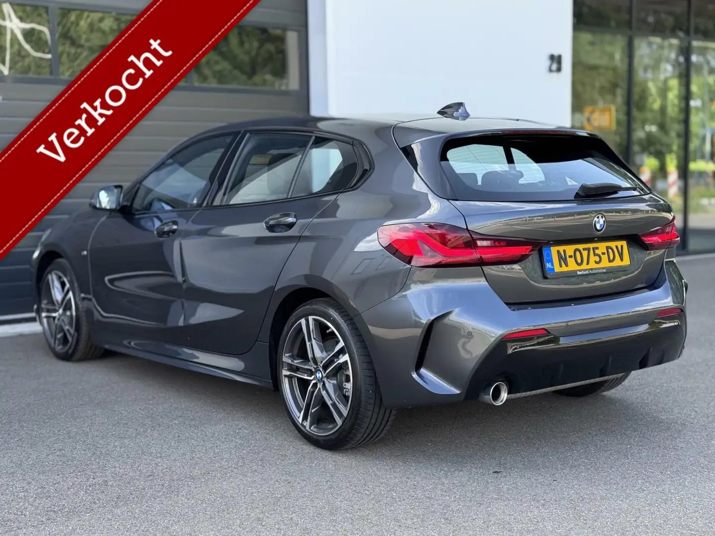 BMW 118 1-serie 118i M Sport Edition NAP| Org NL |Automaat Grijs - 2