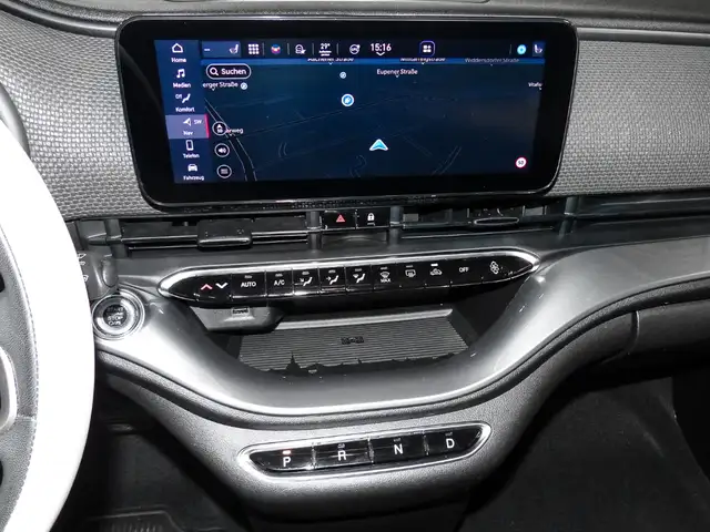 Fiat 500e view 6